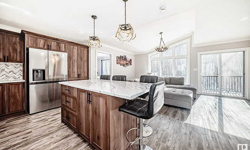 House, 1.64 Acre, Mu...