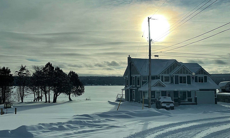 Beautiful Lakefront ...