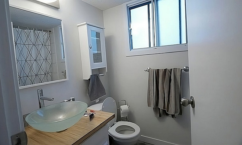 Glendale 3 Bdrm Two-...