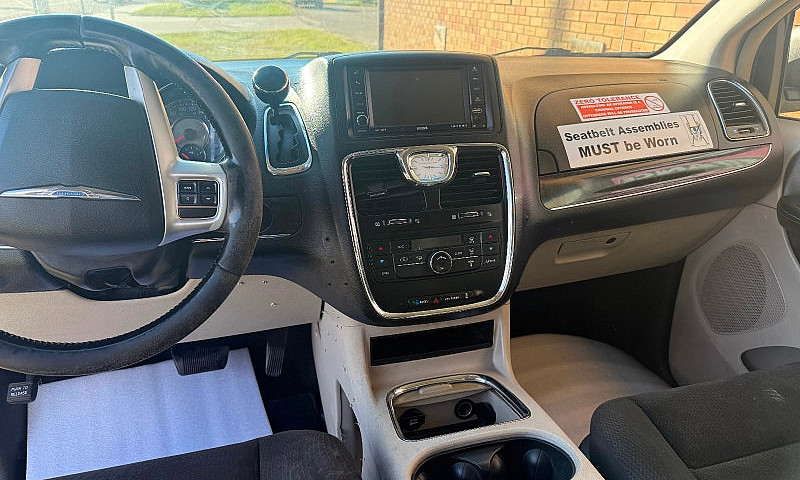 2015 Chrysler Town &...
