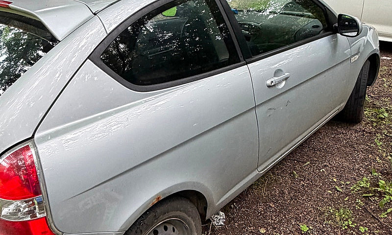 2011 Hyundai Accent...