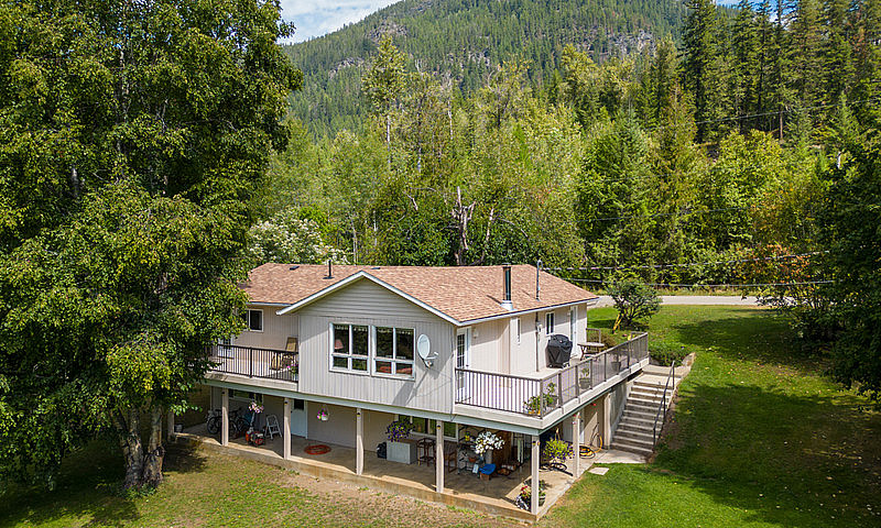 For Sale: 467 Meadow...