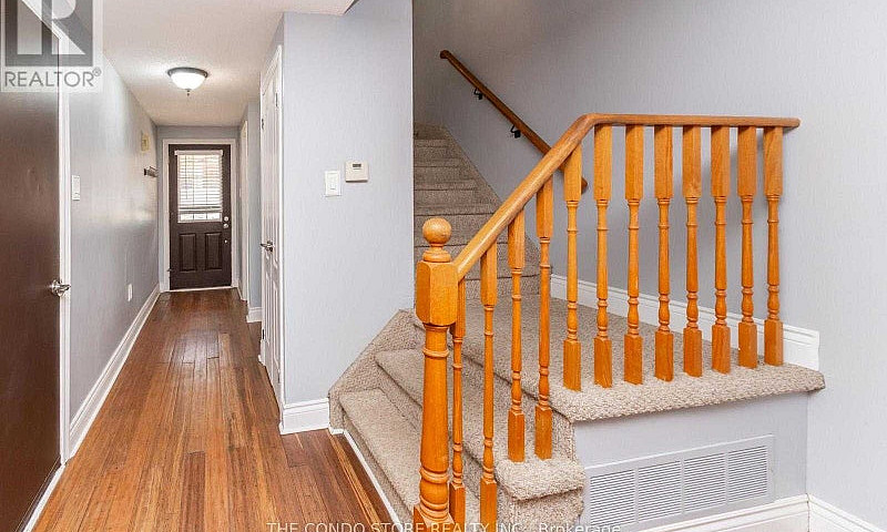 3 Beds 2 Baths - Tow...
