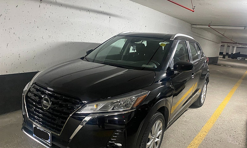 2023 Nissan Kicks Sv...
