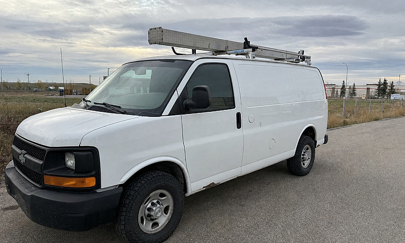 2014 Chevy Express 2...