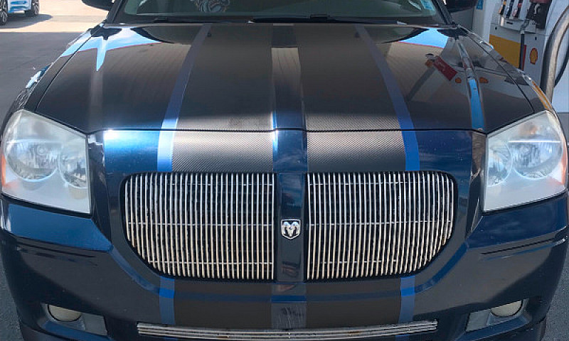 2006 Dodge Magnum V6...