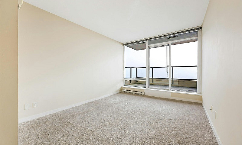 Spacious 2 Bed 2 Bat...