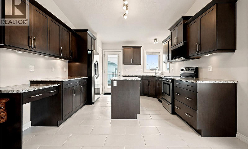 House For Sale - Pil...