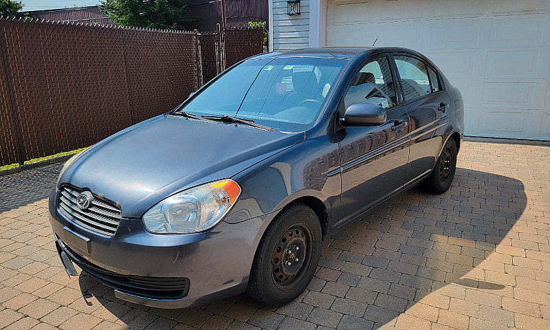 2010 Hyundai Accent ...