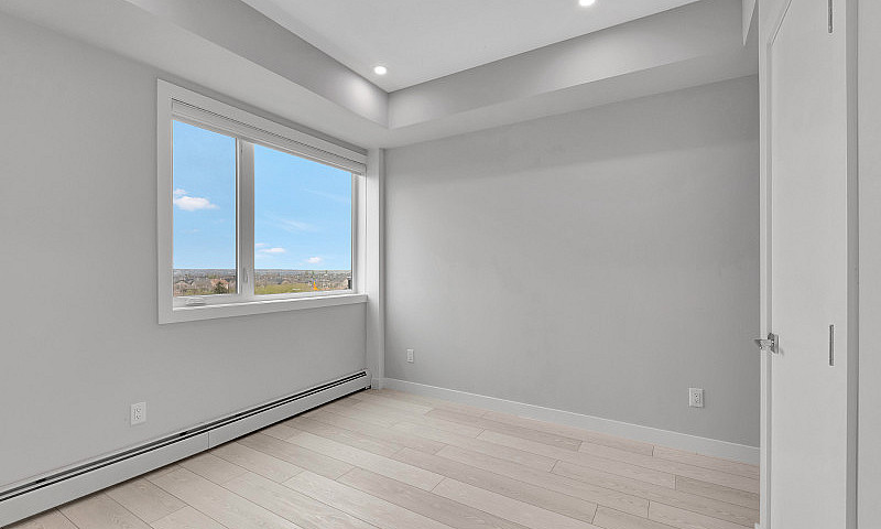 Modern 2 Bed, 1 Bath...