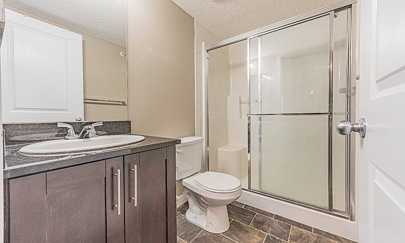 Top Floor 3 Bedroom ...