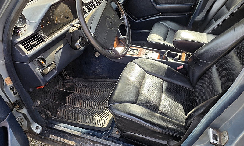 1987 Mercedes 300D...