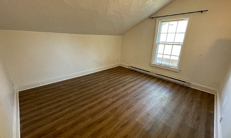 2 Bedroom Unit For R...