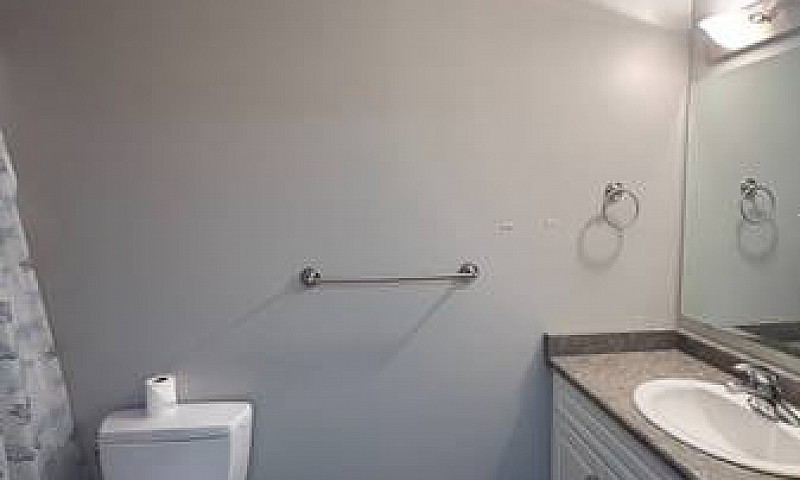 Spacious 1-Bedroom L...