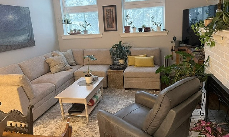 Whitby Luxury 2 Bdrm...
