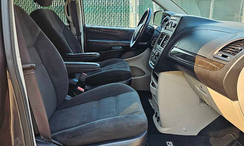2016 Dodge Grand Car...