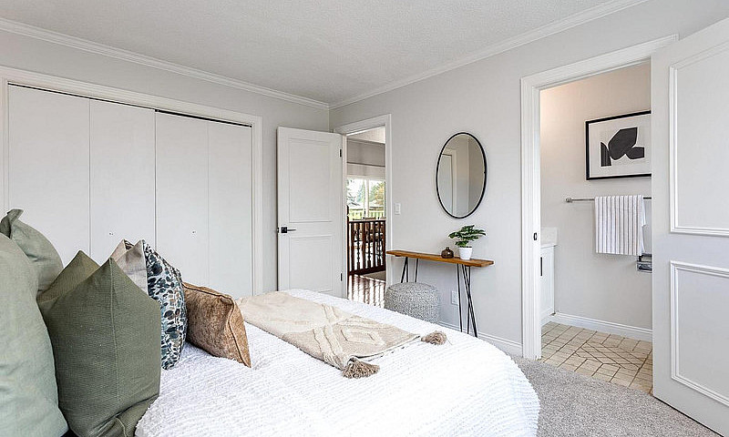 Bright & Spacious 3B...