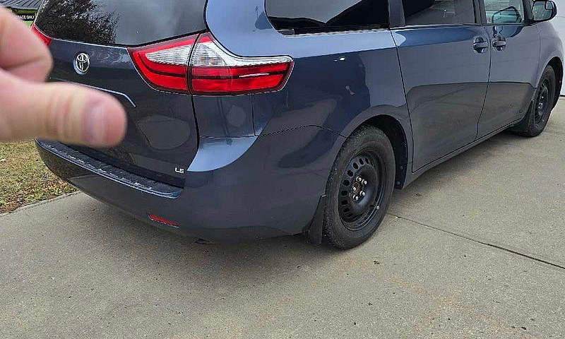 2017 Toyota Sienna L...