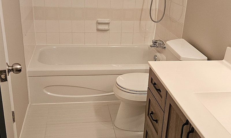 3 Bedrooms Condo Eme...