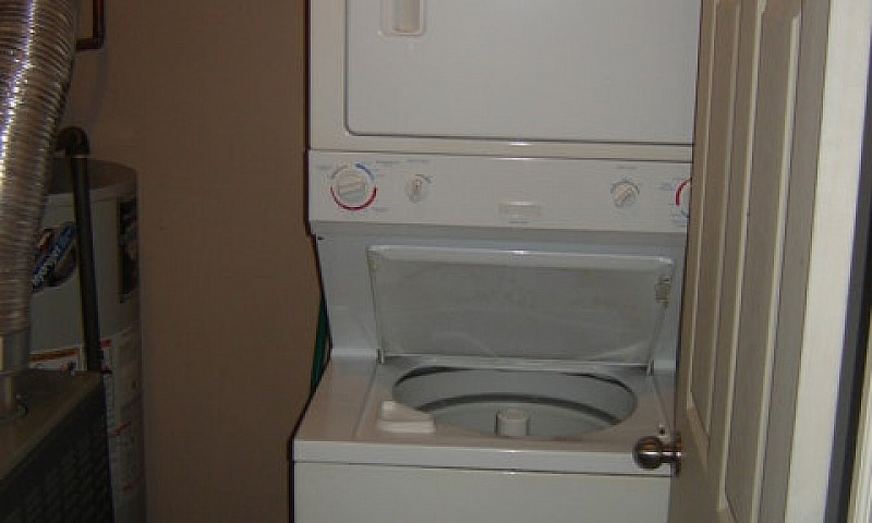 Fully Furnished 2Bdr...