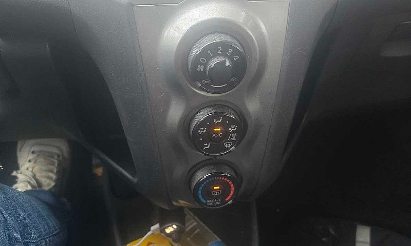 Toyota Yaris Rs 2010...