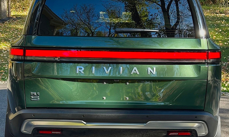 Rivian R1S 2024 Pdm ...
