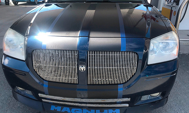 2006 Dodge Magnum V6...