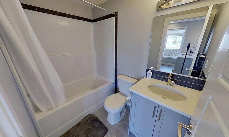 Modern One-Bedroom T...