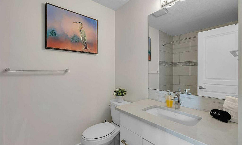 2 Bdrm Condo | Say H...