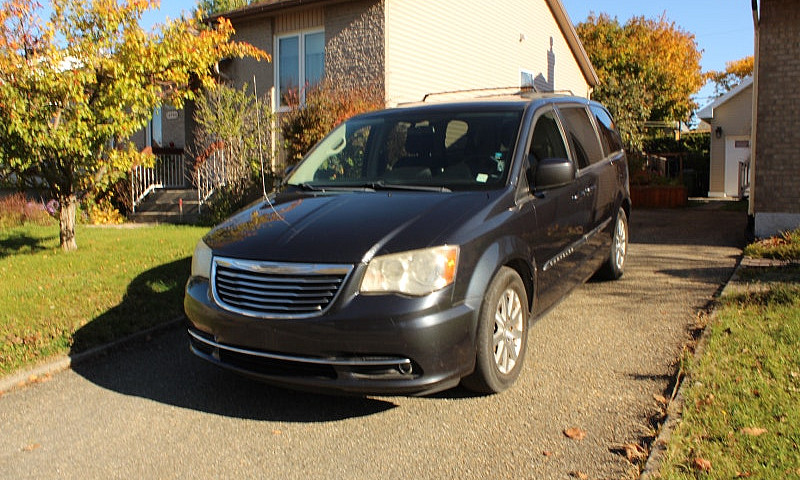 Chrysler Town & Coun...