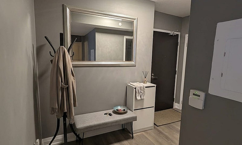 A Luxury Condo - 1 B...