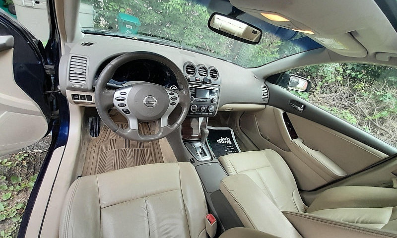 Nissan Altima   Cvt...