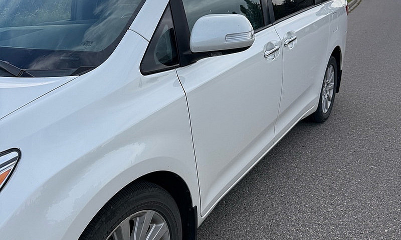 2015 Toyota Sienna L...