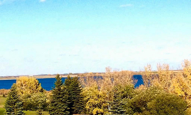  Fully Serviced Lake...