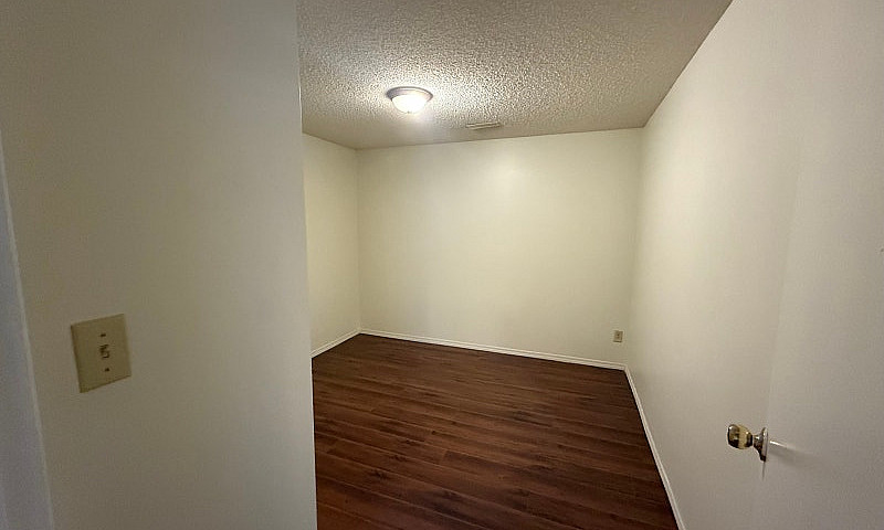 Central Calgary Base...