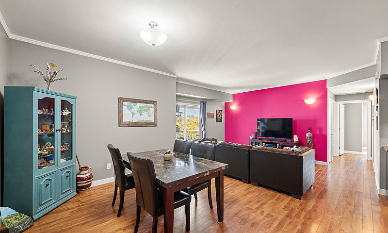 Condo Living In Selk...