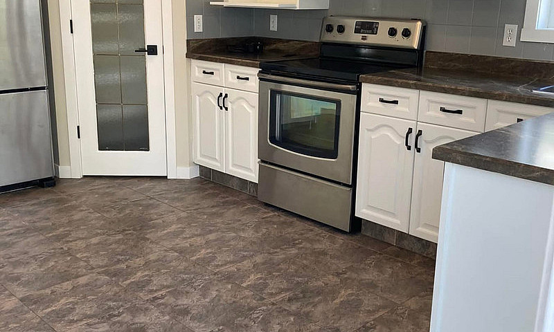 Bright 3 Bedroom Mai...