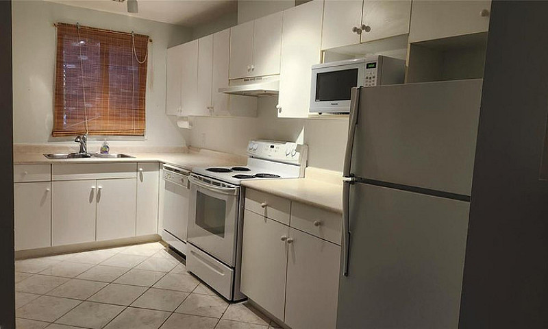 Beautiful 1-Bedroom,...