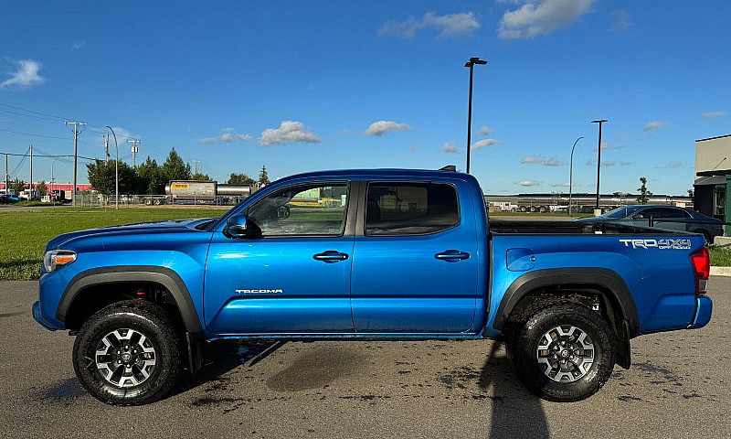 2017 Toyota Tacoma T...