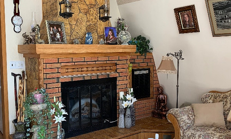 Four-Season Cottage ...