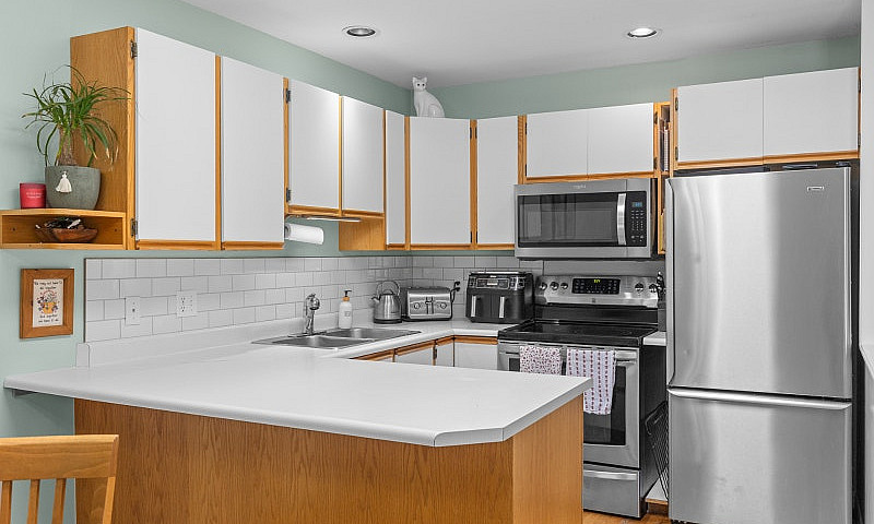 3 Bed, 2 Bath Townho...