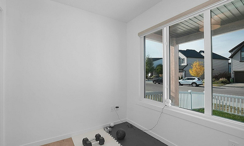 Modern 2-Bedroom + D...
