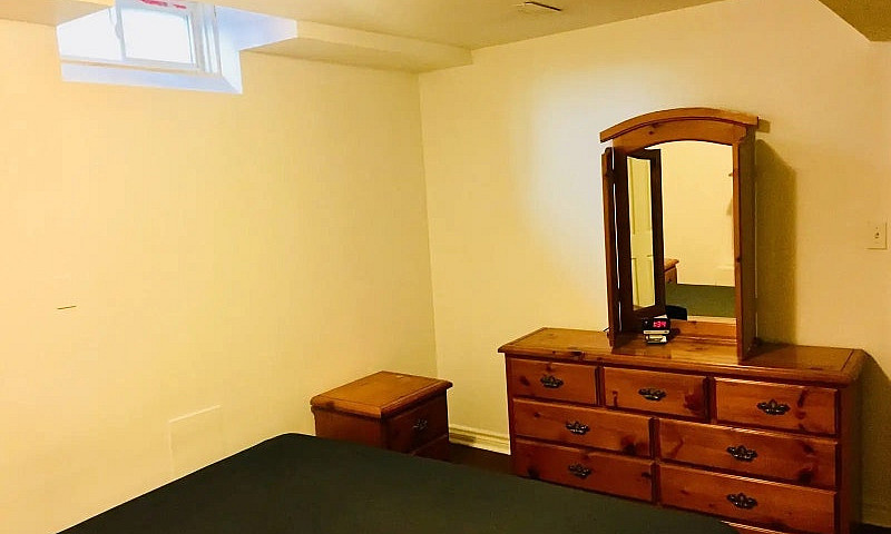 1 Bedroom Basement F...