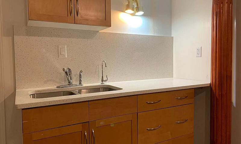 $800 Sw Calgary Prem...