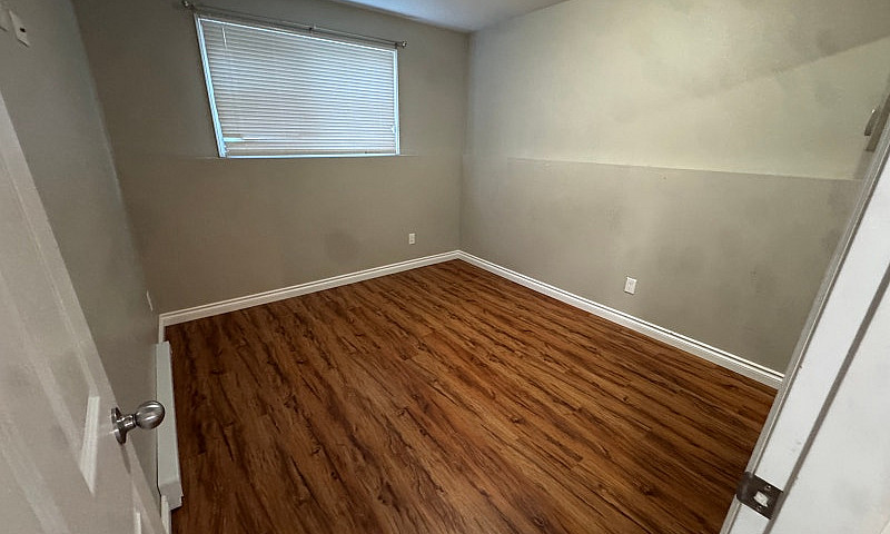 2 Bedroom Basement F...