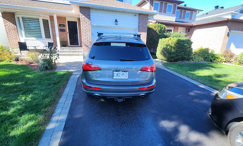 Audi Q5 Premium Plus...