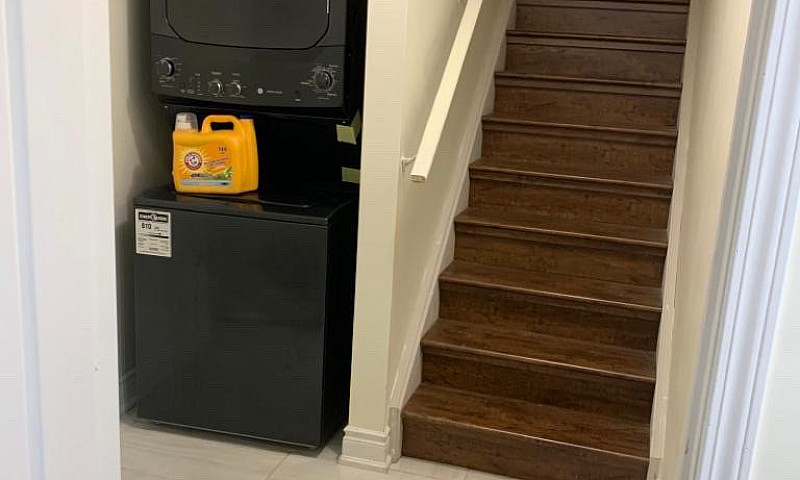 2 Bedroom Basement N...