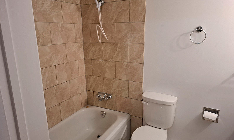 2 Bedroom Condo On 1...