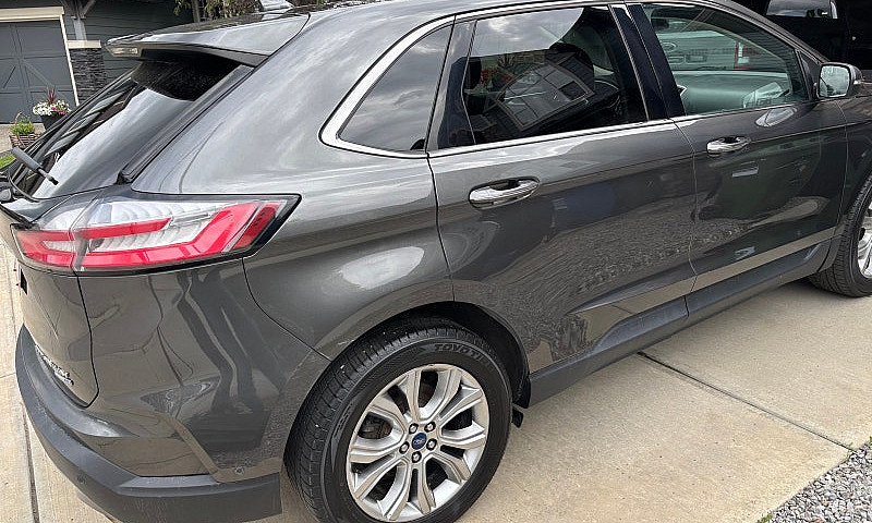 2019 Ford Edge Titan...