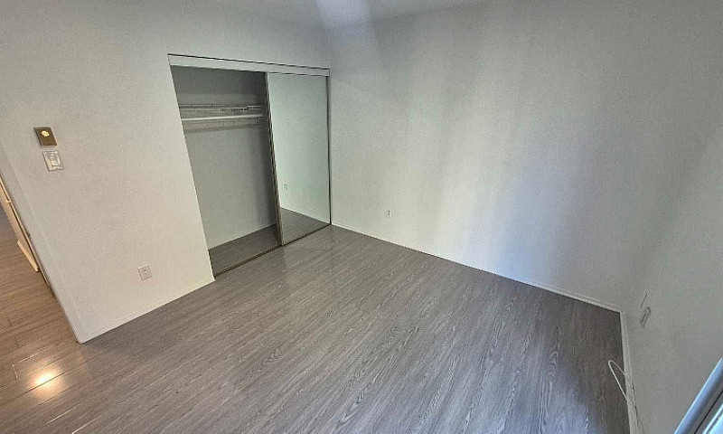 Bright Renovated 1Br...